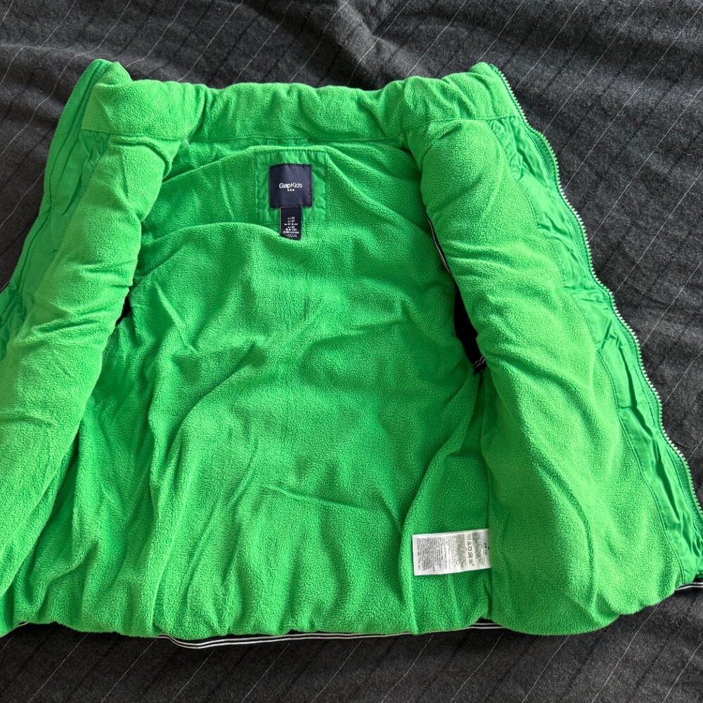 Gap Kids Green Puffer Vest Size Medium - Picture 3 of 4